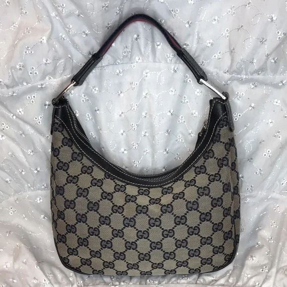 ⭐️ Rare Authentic Vintage Gucci Mini Croissant Shoulder Bag - Picture 5 of 14